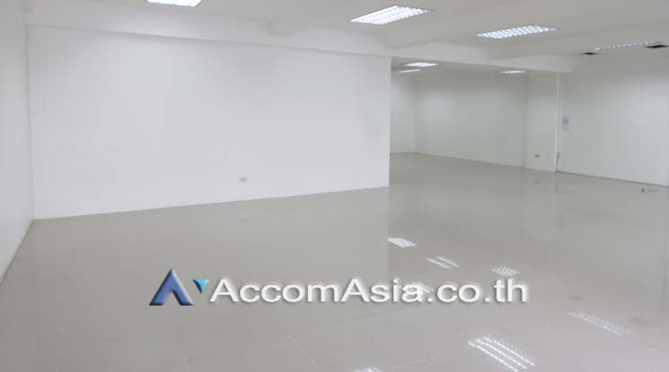 8  Studio Office Space For Rent in Ploenchit ,Bangkok BTS Ploenchit at 208 Wireless Road Building AA17625